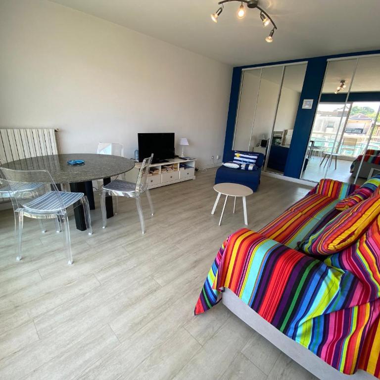 Studio en Centre-Ville d'Arcachon avec Balcon, Parking Privé et Wi-Fi, à 300m de la Plage - FR-1-374-28 - Studio - 9