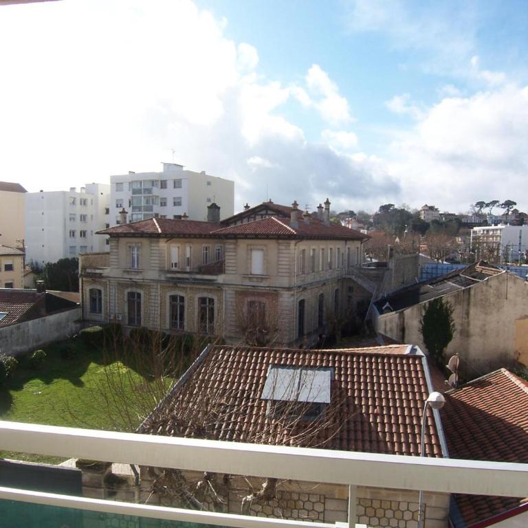 Studio en Centre-Ville d'Arcachon avec Balcon, Parking Privé et Wi-Fi, à 300m de la Plage - FR-1-374-28 - Studio - 11