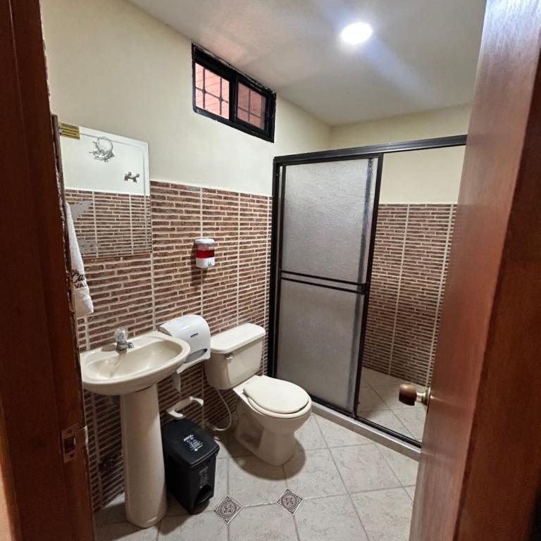 Hotel La Casona Del Valle - Habitación Cuádruple con baño privado - 4