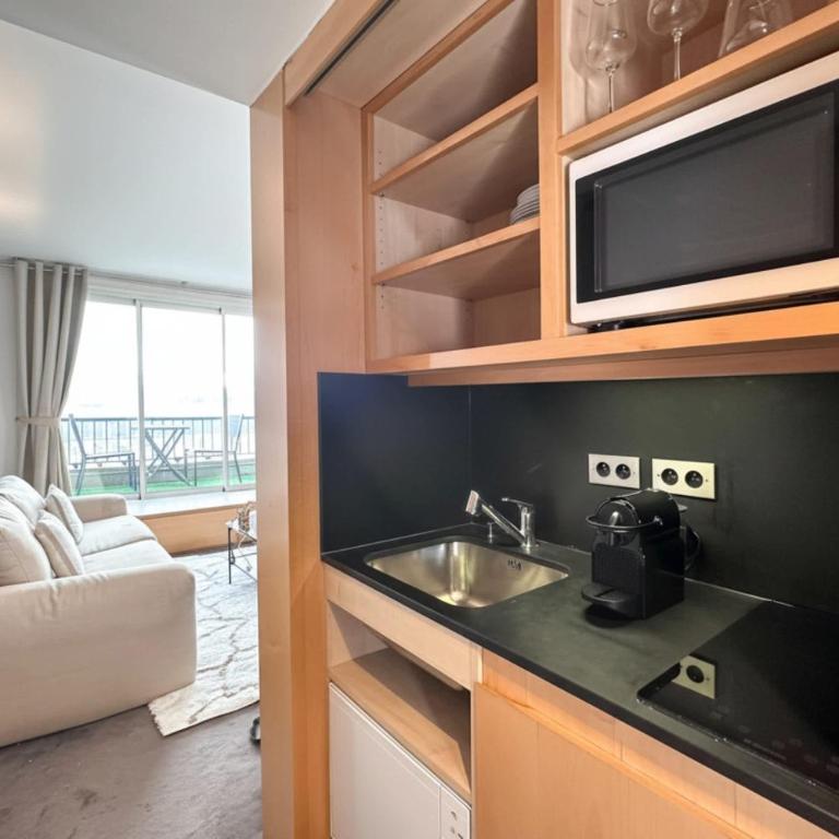 Champs-Elysees studio with balcony & AC - Studio - 9