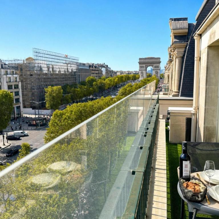 Champs-Elysees studio with balcony & AC - Studio - 16