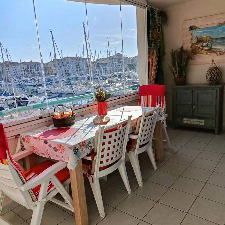 Port Frejus vue port, grand T2, 47m2, clim, piscine - Appartamento con 1 Camera da Letto, Vista Mare e Terrazza - 9