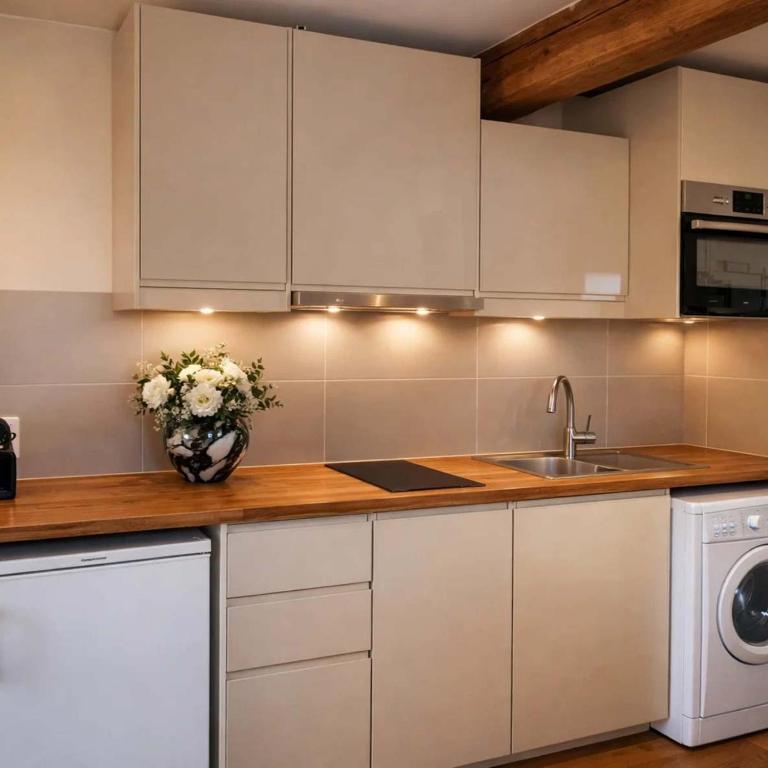 Chic Apartment in Notre-Dame de Paris - Appartement - 10