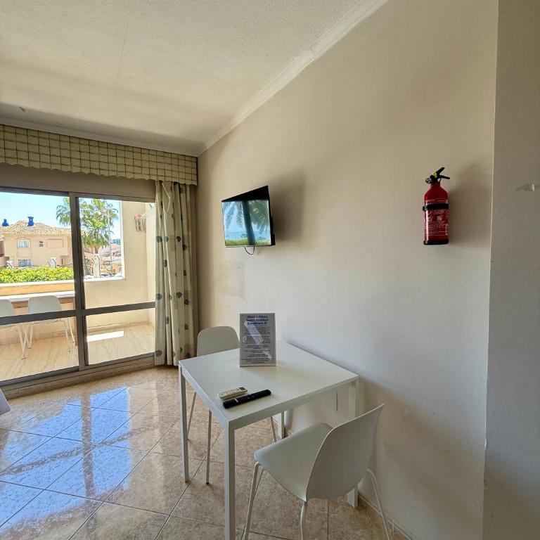 Sunny holidays Benalbeach 2 - One-Bedroom Apartment - 2