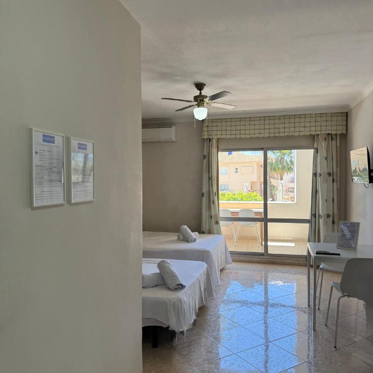 Sunny holidays Benalbeach 2 - One-Bedroom Apartment - 8