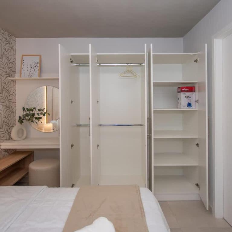 Business Apt Workspace Pool & Gym Near Malls - Apartamento - 22