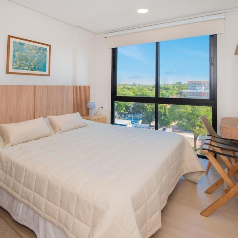 Chic & Modern 1BR Near Top Malls Pool & Gym - Apartment - 2