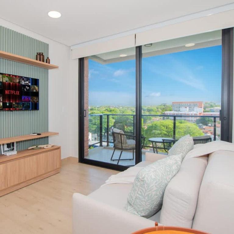 Chic & Modern 1BR Near Top Malls Pool & Gym - Apartment - 6