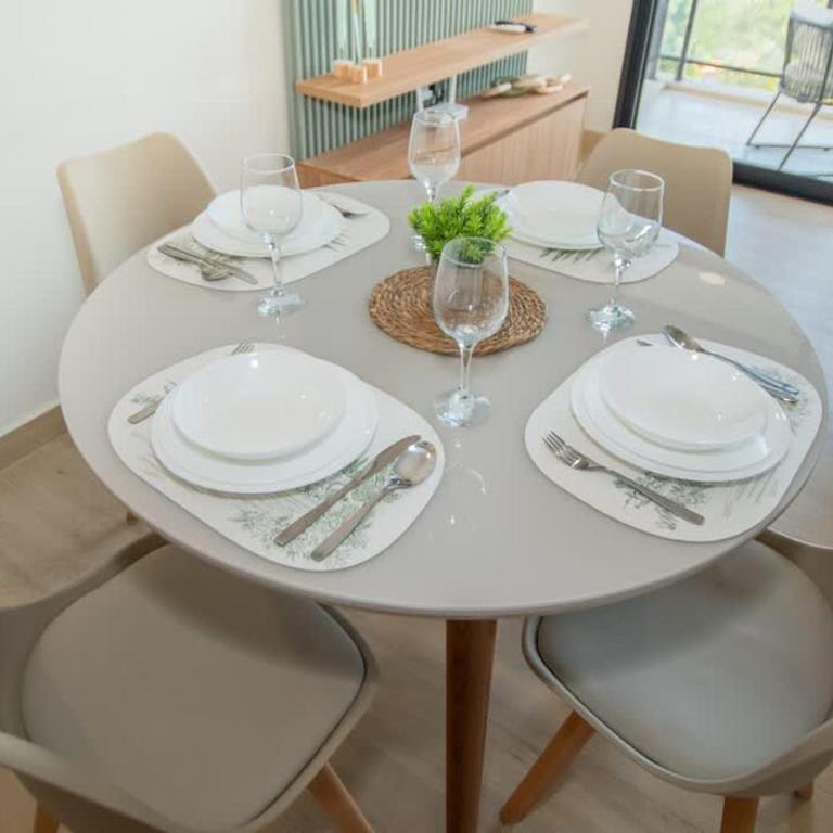 Chic & Modern 1BR Near Top Malls Pool & Gym - Apartment - 18