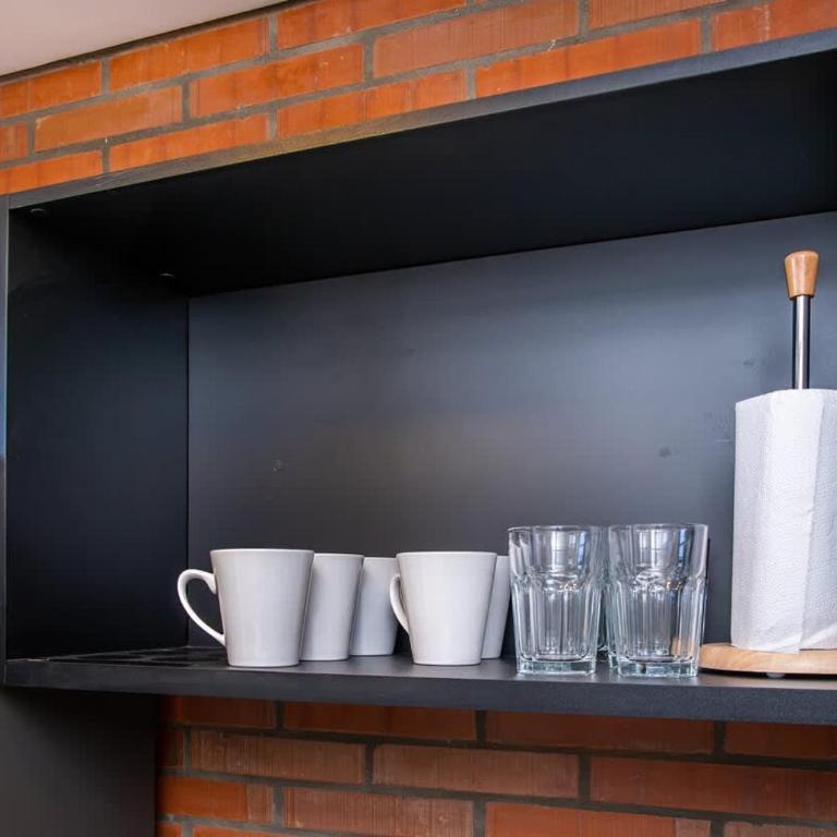 Skyline Retreat Workspace Downtown Access - Apartment - 57