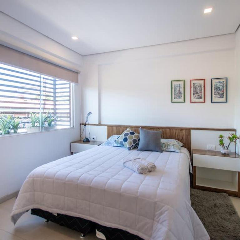 Urban 1BR Outdoor Pool Desk BBQ Shops Nearby - Apartment - 2