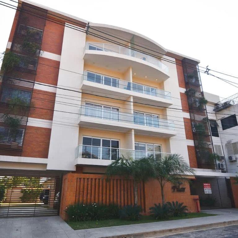 Urban 1BR Outdoor Pool Desk BBQ Shops Nearby - Apartment - 5