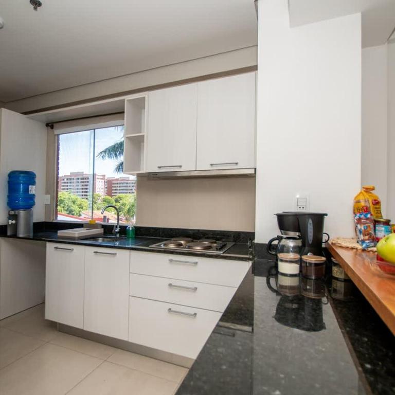 Urban 1BR Outdoor Pool Desk BBQ Shops Nearby - Apartment - 9