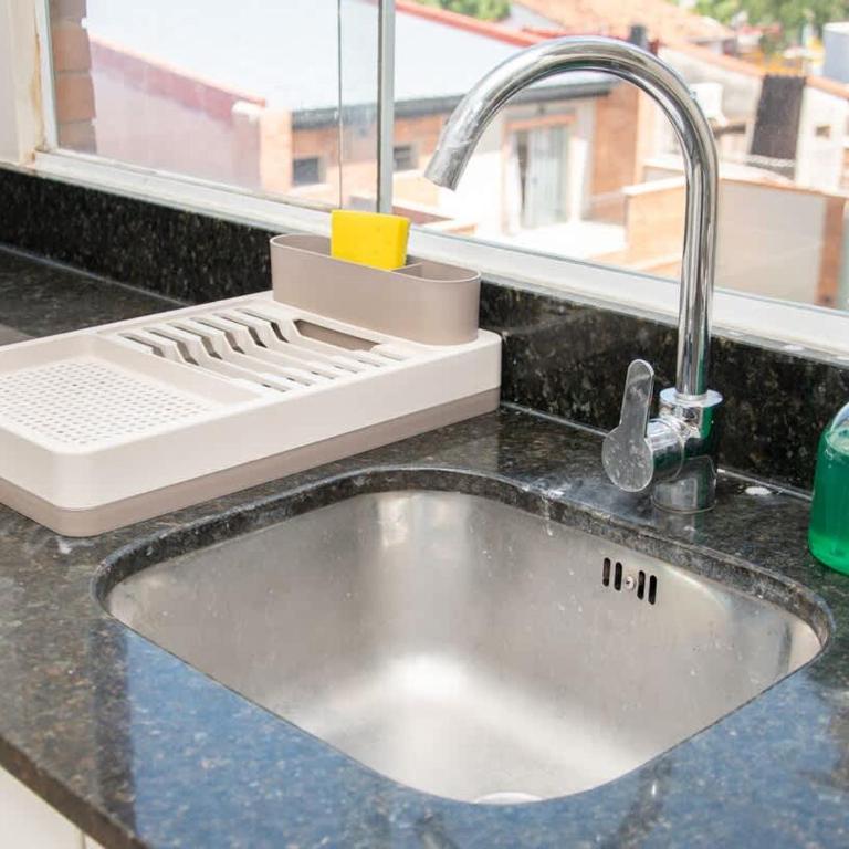Urban 1BR Outdoor Pool Desk BBQ Shops Nearby - Apartment - 22