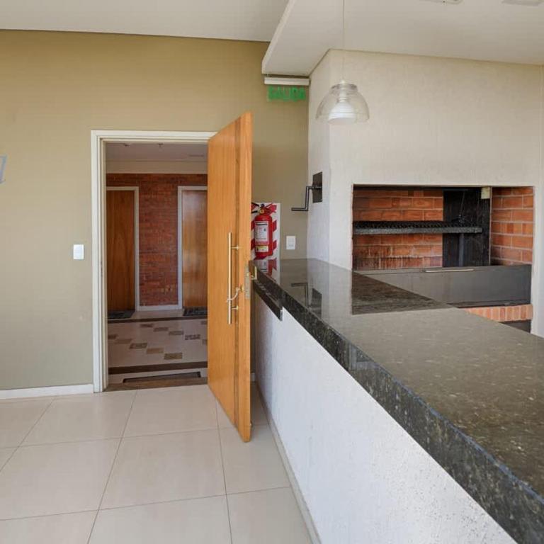 Urban 1BR Outdoor Pool Desk BBQ Shops Nearby - Apartment - 23