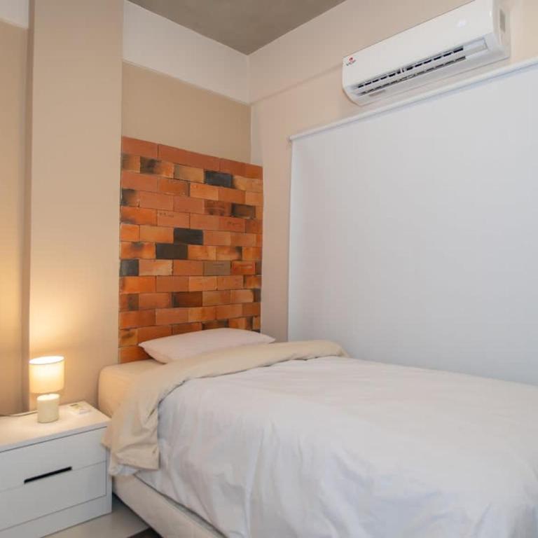 Quiet Retreat Full Kitchen & Desk City Views - Apartment - 12