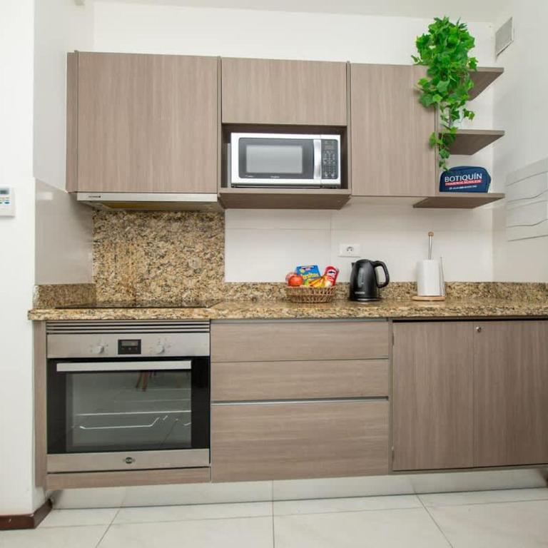 Fully Equipped Apt Pool & Workspace City Views - Apartamento - 11