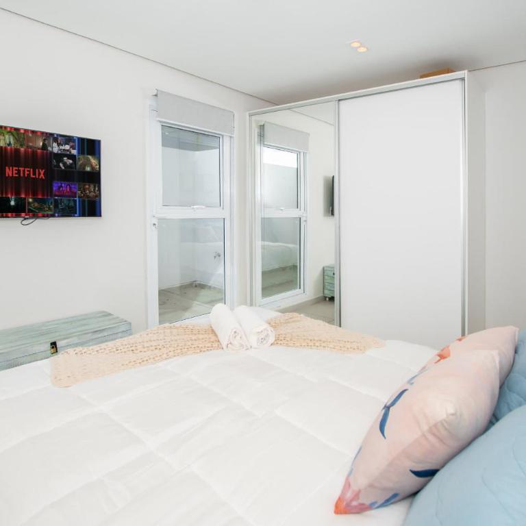 Comfortable 1BR with Pool & Gym Access - Apartment - 9