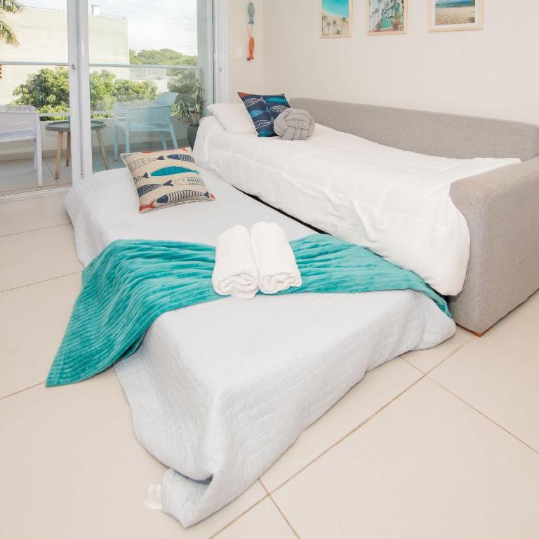 Comfortable 1BR with Pool & Gym Access - Apartment - 10