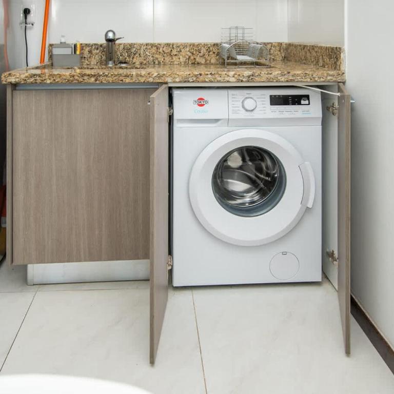 Fully Equipped Apt Pool & Workspace City Views - Apartamento - 22