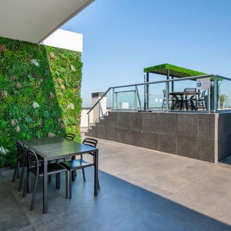 Fully Equipped Apt Pool & Workspace City Views - Apartamento - 29