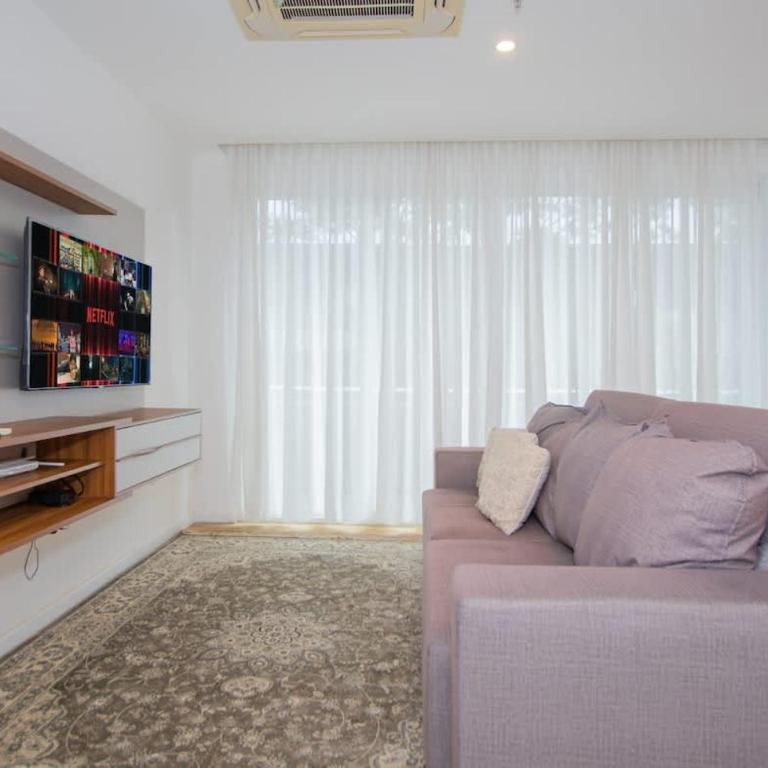 Spacious Haven Workspace & Pool Walk to Malls - Apartamento - 3