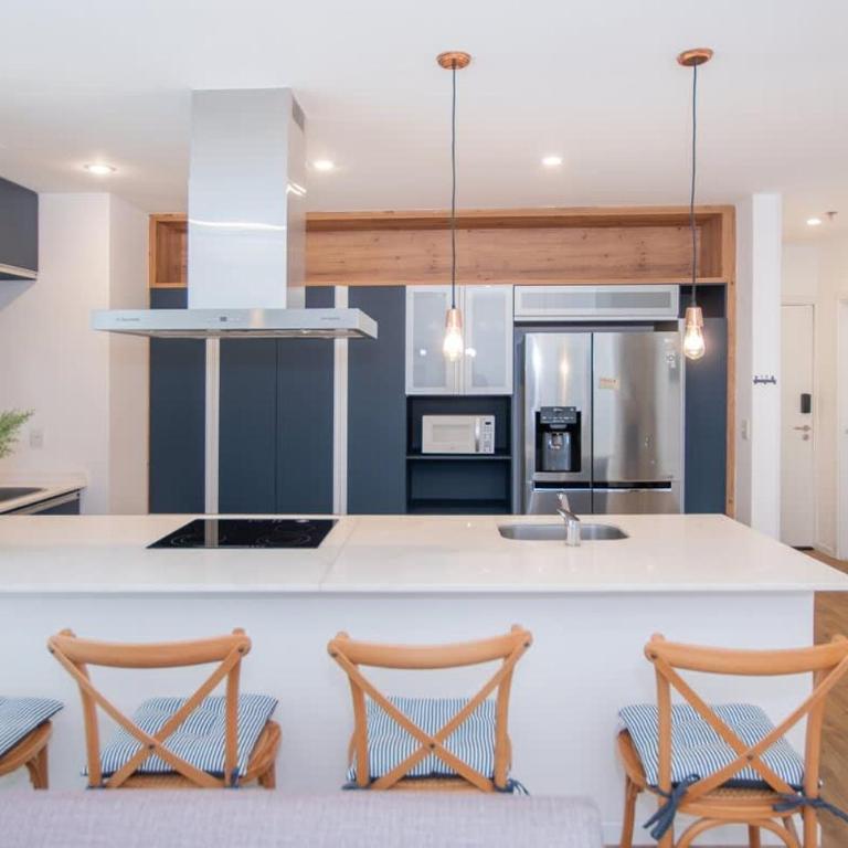 Spacious Haven Workspace & Pool Walk to Malls - Apartamento - 17