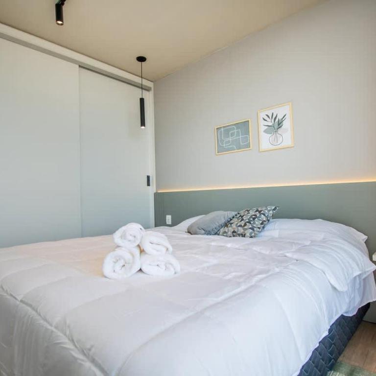 Spacious Living Pool & Workspace Near Shopping - Apartamento - 17