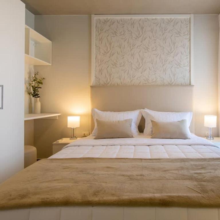 Modern and Cozy Apt Skyline Views Workspace - Apartment - 3