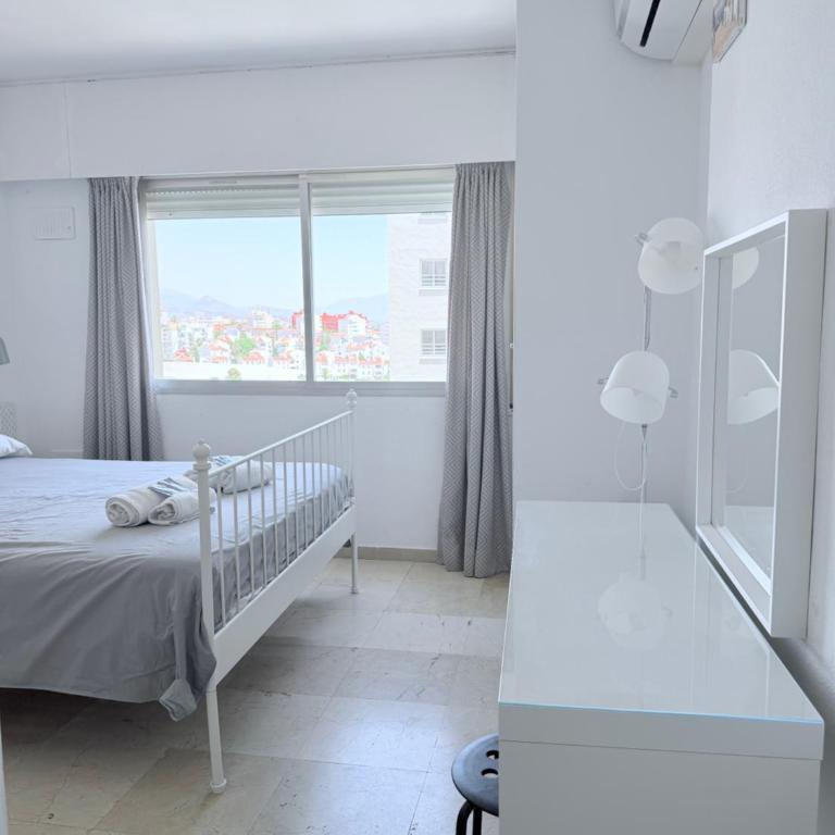 Estepona Port Apartment - Sea Views, Sleeps 6 - Apartamento de 2 dormitorios - 6