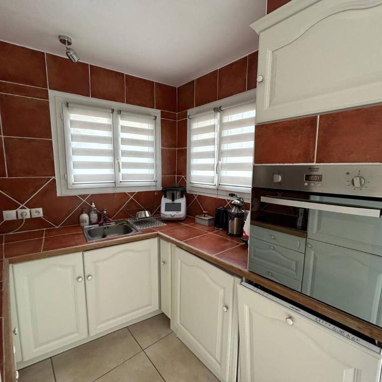 Desbo - Two-Bedroom Townhouse - 9