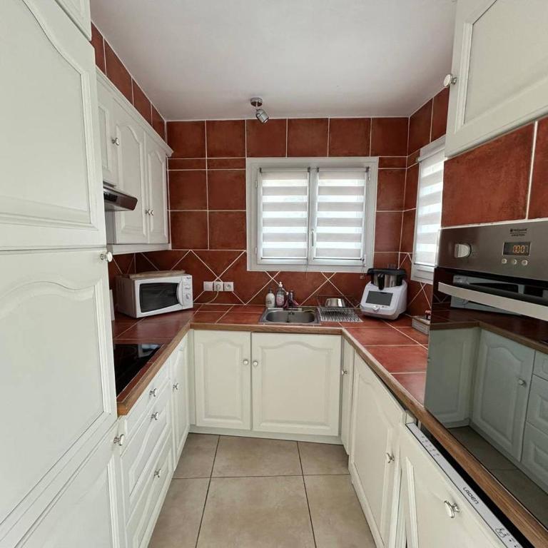 Desbo - Two-Bedroom Townhouse - 10