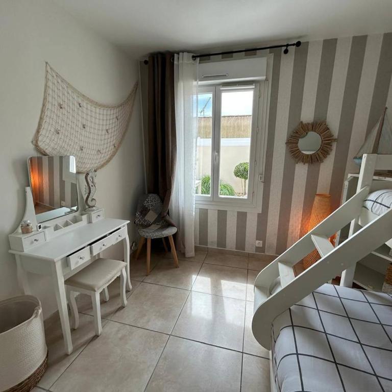 Desbo - Two-Bedroom Townhouse - 14