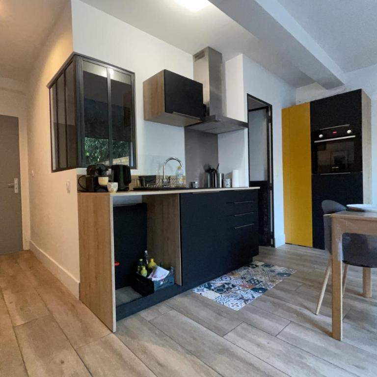 Apartment with warm and refined garden - Apartment - 2