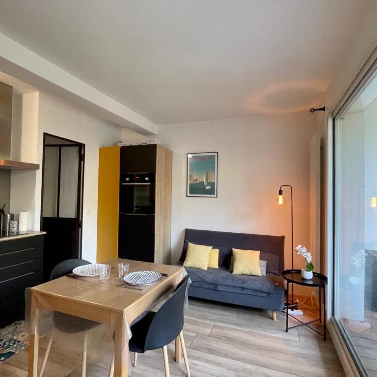 Apartment with warm and refined garden - Apartment - 3