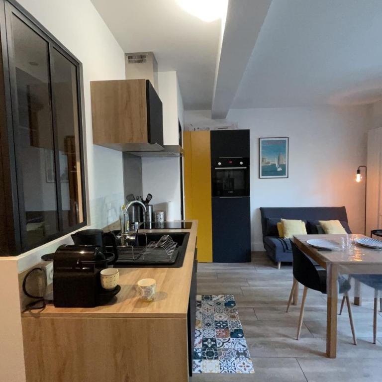 Apartment with warm and refined garden - Apartment - 5