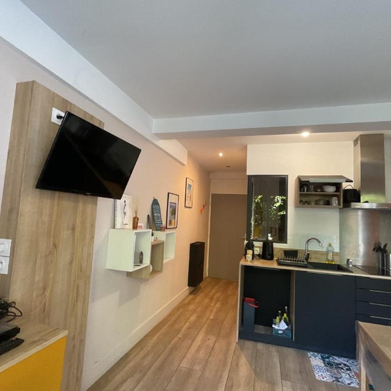 Apartment with warm and refined garden - Apartment - 6