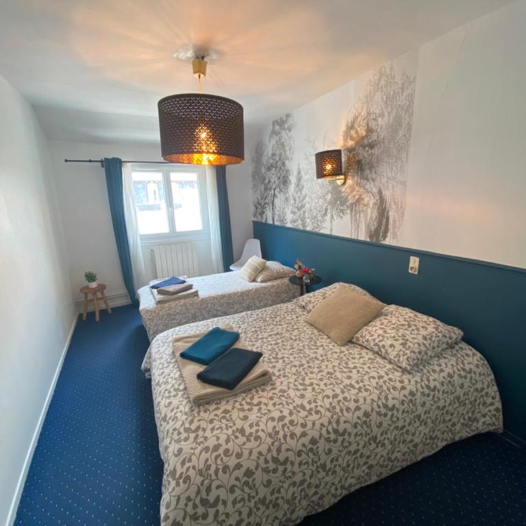 Chambre Triple Vue sur Château de Lourdes - Cuisine Partagée et Salle de Bain Privative - Appartamento con 1 Camera da Letto - 1