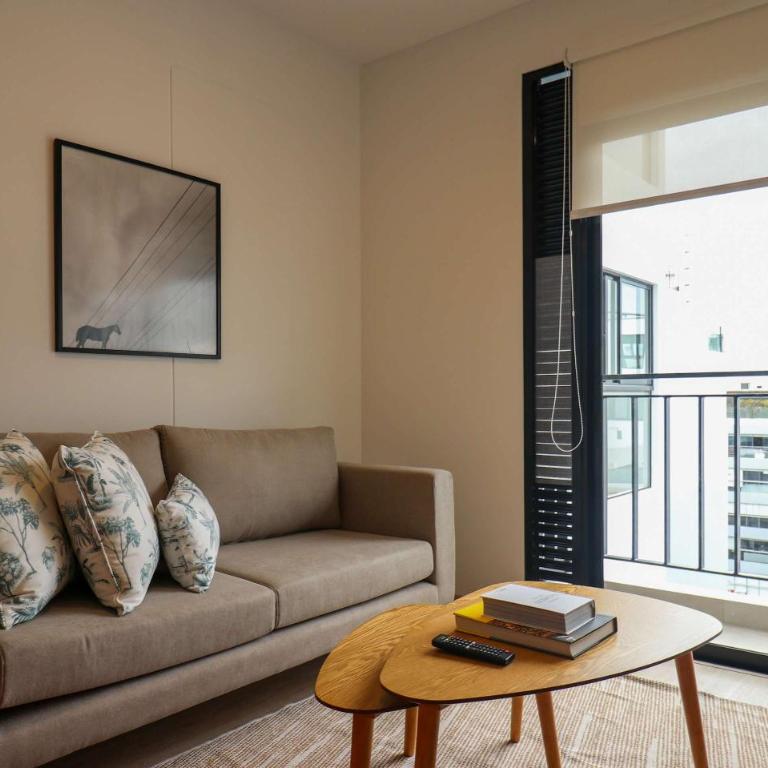Refined & Cozy 2BR with Balcony in Miraflores - Apartamento de 2 dormitorios con balcón - 1