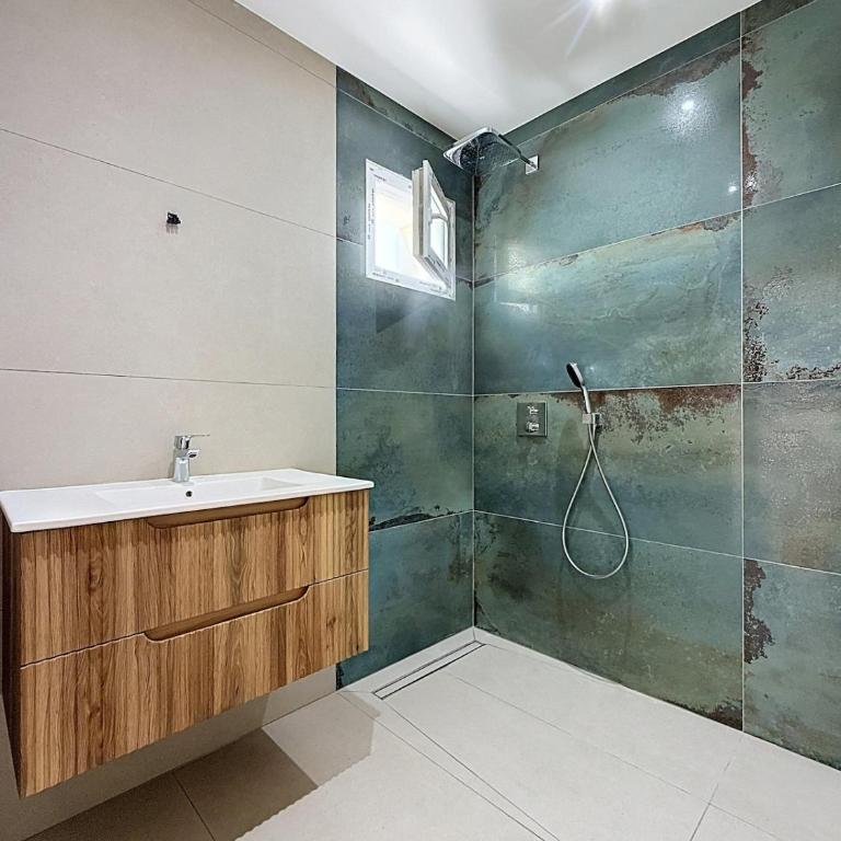 Villa Neuve Jacuzzi - Proche Mer - Famille & Calme - Villa 3 Chambres - 11