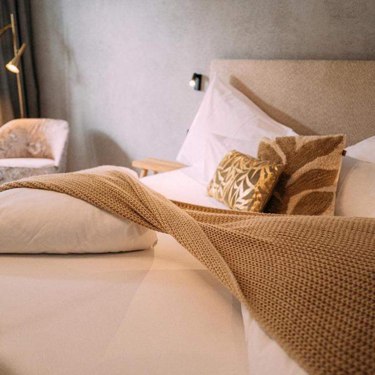 Quality Hosts Arlberg - AFOCH FEI - das Landhaus I SOMMERKARTE PREMIUM - Doppelzimmer mit Balkon - 2