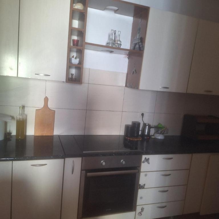 2bd Spacious Apartment in Sutomore with Terrace - Apartman sa 1 Spavaćom Sobom - 3