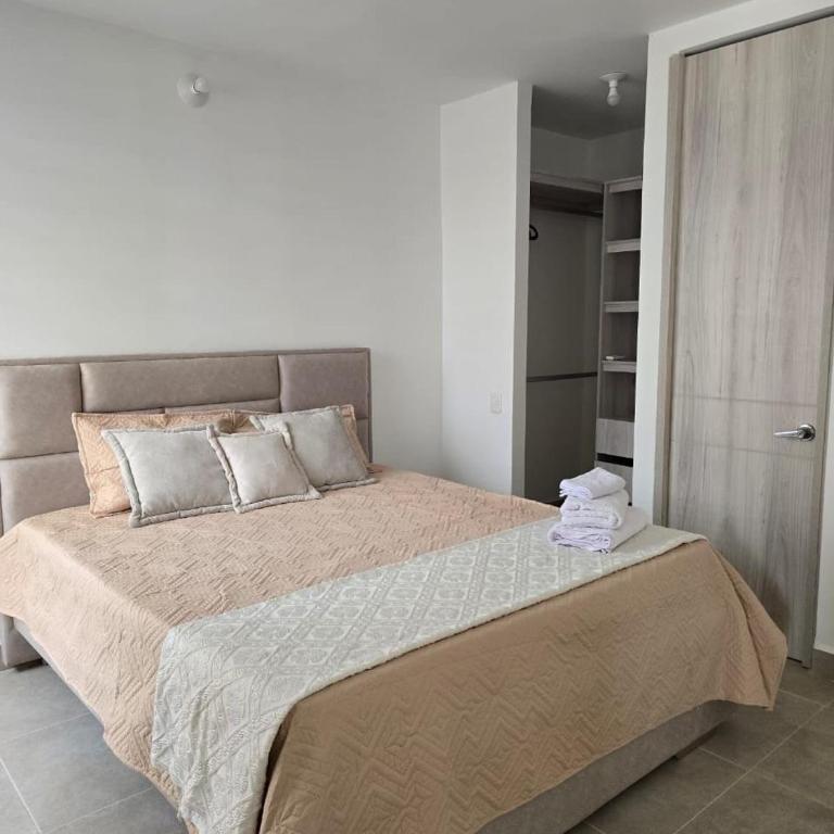 Oasis en Capriella Cartagena - Three-Bedroom Apartment - 9