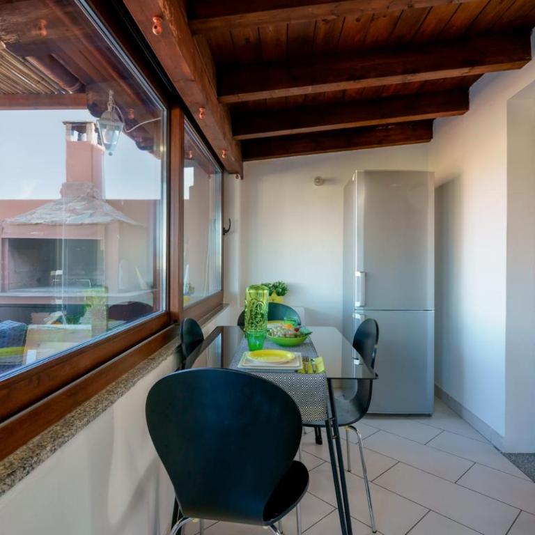 Attico panoramico zona ospedale Brotzu e Aereoporto - Two-Bedroom Apartment with Terrace - 5