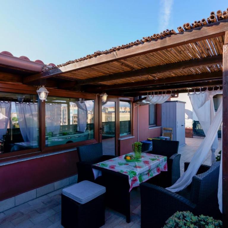 Attico panoramico zona ospedale Brotzu e Aereoporto - Two-Bedroom Apartment with Terrace - 12