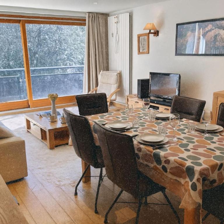 Bright apartment - near Mont Blanc - Apartment - 14