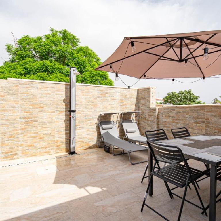 Casa vacacional 2 - Three-Bedroom House - 32