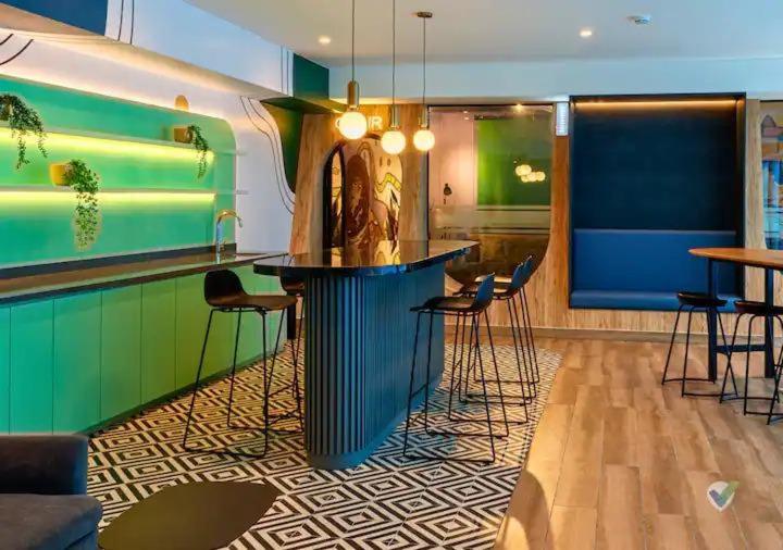Exclusive 2BR Apt with Free Netflix - 1104 - Two-Bedroom Apartment - 15