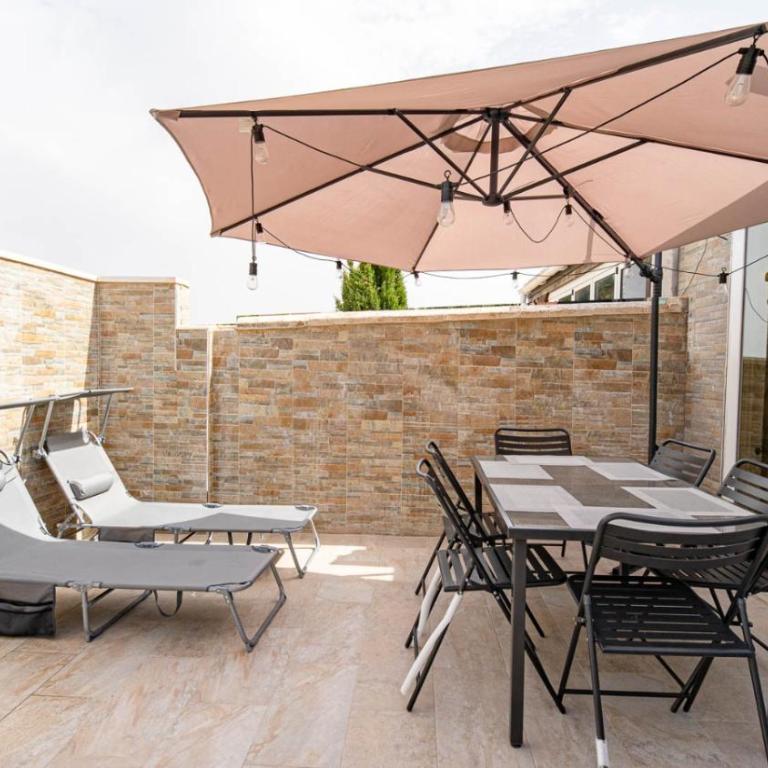 Casa vacacional 2 - Three-Bedroom House - 27