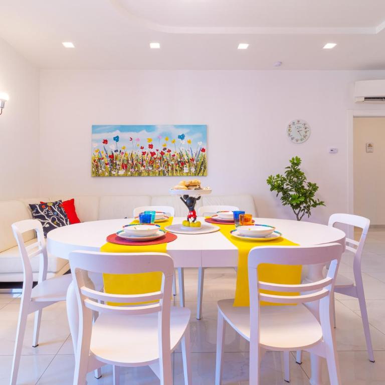 La Dimora di Celeste & Sole - Two-Bedroom Deluxe Apartment with Balcony - 6